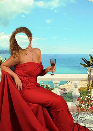 В красном платье с бокалом вина